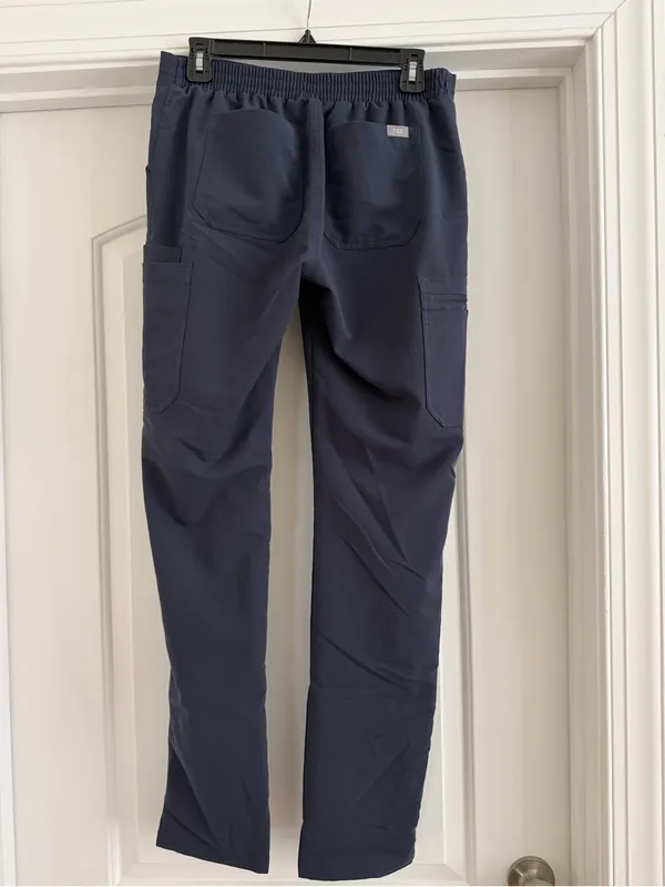 Figs Grey Straight-Leg Cargo Joggers Size S/T - Image 6