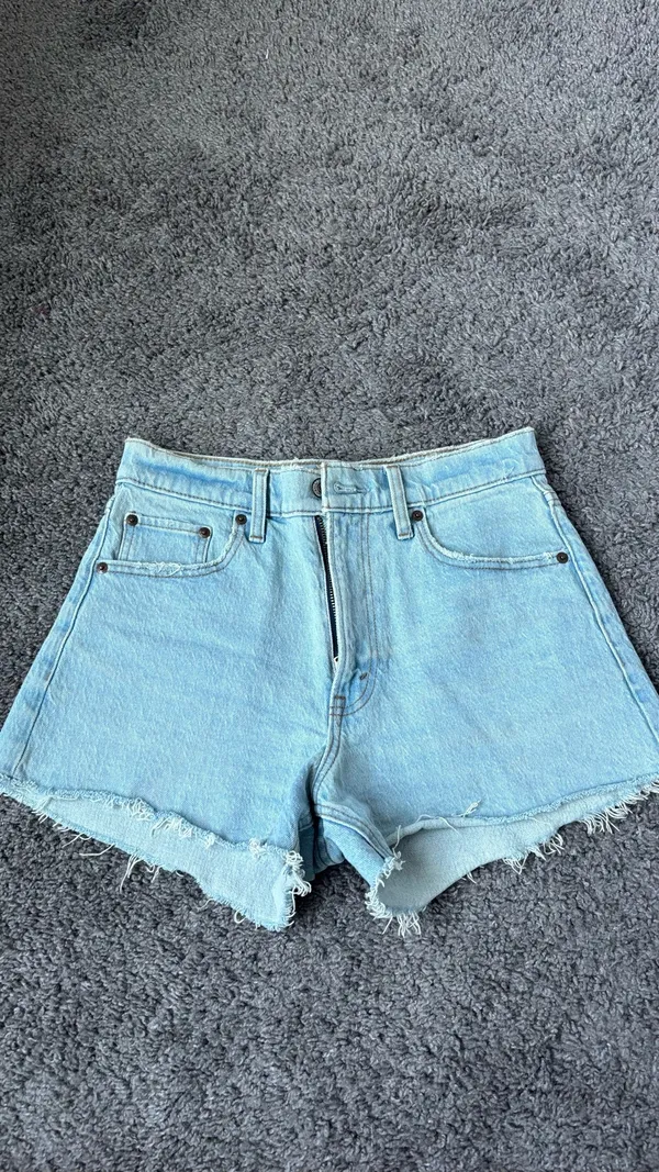 Abercrombie The 90s Relaxed Cut-Off Shorts - Image 3