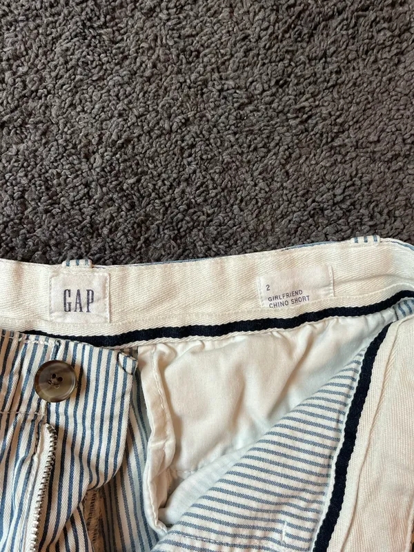 Gap Women’s Shorts - Image 3