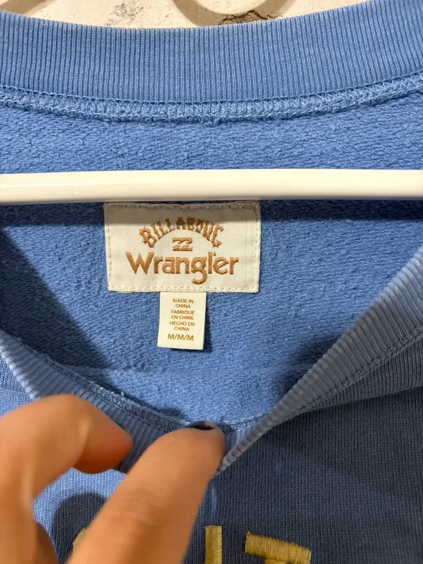 Buckle Wrangler x Billabong Aged Indigo Surf Out West Cropped Sweatshirt - Image 5