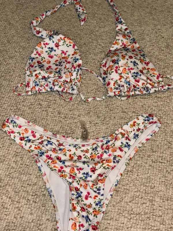 Bikini Size M - Image 2