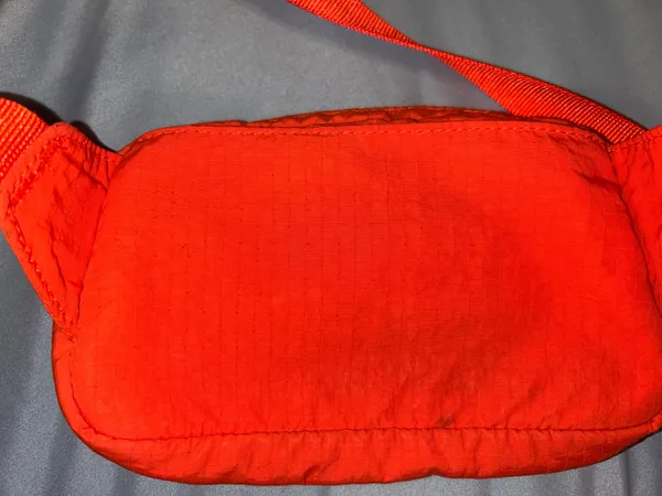 Lululemon Everywhere Belt Bag 1L - Image 4