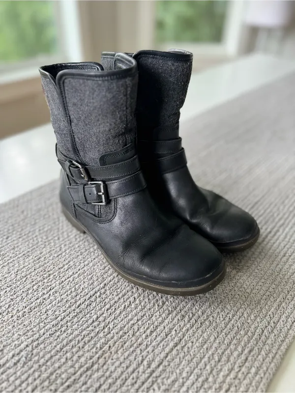 UGG Black Leather Gray Wool Side Zip Moto Boots Booties Size 7 - Image 2