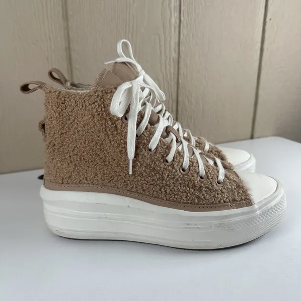 Converse Chuck Taylor All Star Platform Sherpa Sneakers Womens Sz 8.5 Beige Tan - Image 2