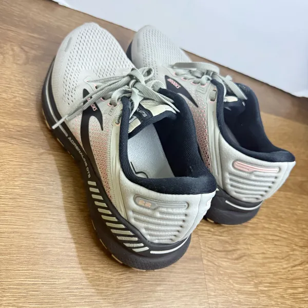 BROOKS ADRENALINE GTS 22 Grey-Rose-Tawny’ Running Shoes Women’s Size 8.5 - Image 4