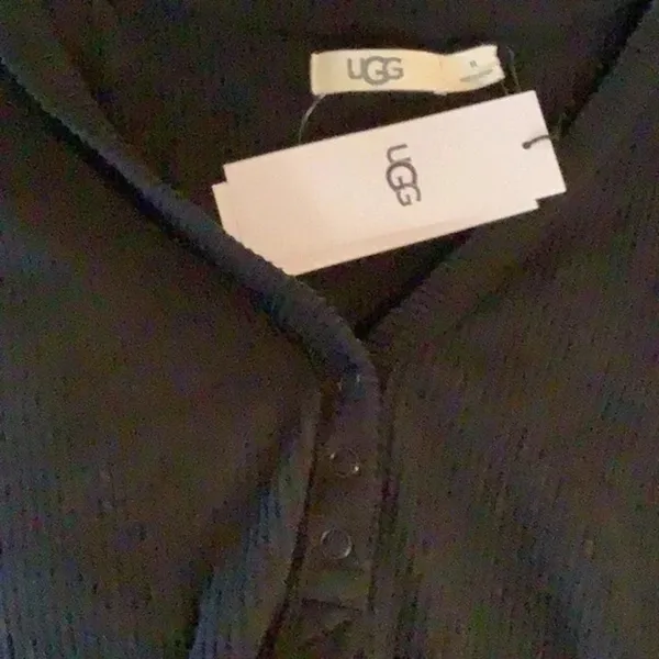 UGG Size Medium Black Ribbed Three Button Long Sleeve Top. New With Tags. - Image 8