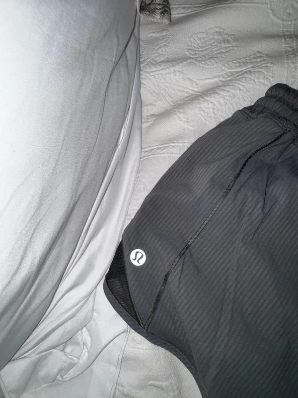Lululemon Shorts 2.5" - Image 3