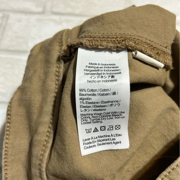 Madewell Khaki Shorts - Image 4