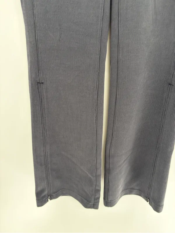 Lululemon women’s workout active Ribbed Softstreme Flared Pant *Regular size 6 - Image 6