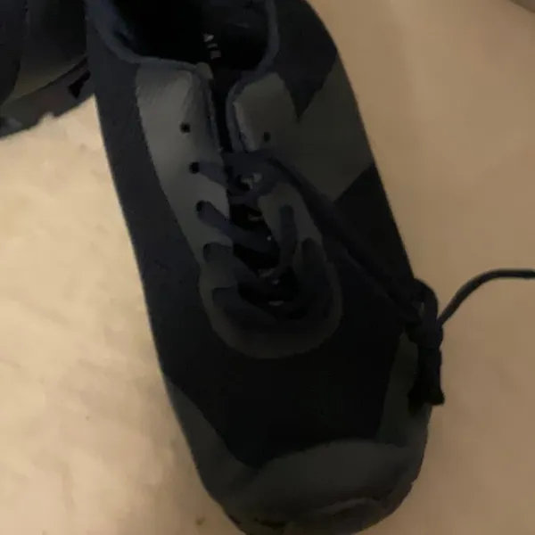 Black Women's Sneakers Size 9 - Image 4