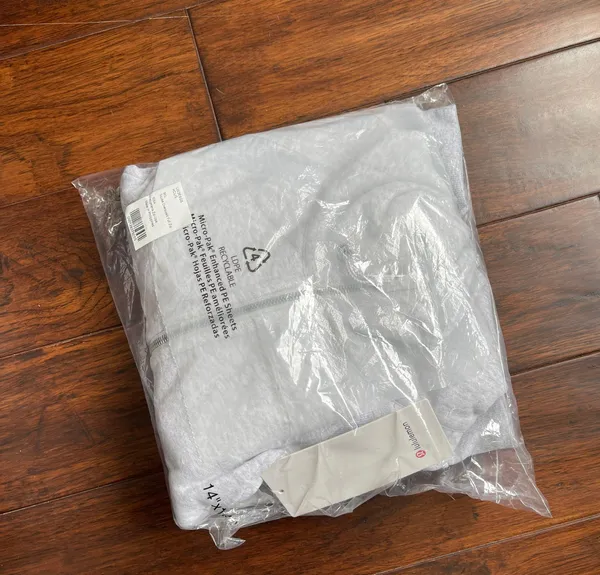 Lululemon full zipper scuba color in healthered core ultra light grey size M/L - Image 5