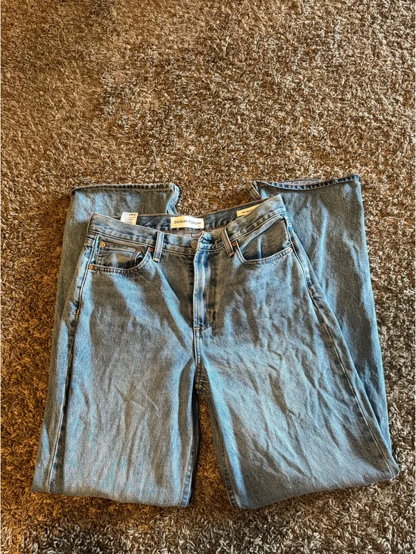Aritzia Jeans - Image 2