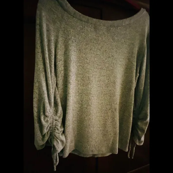 Moa Moa Sweater - Image 3