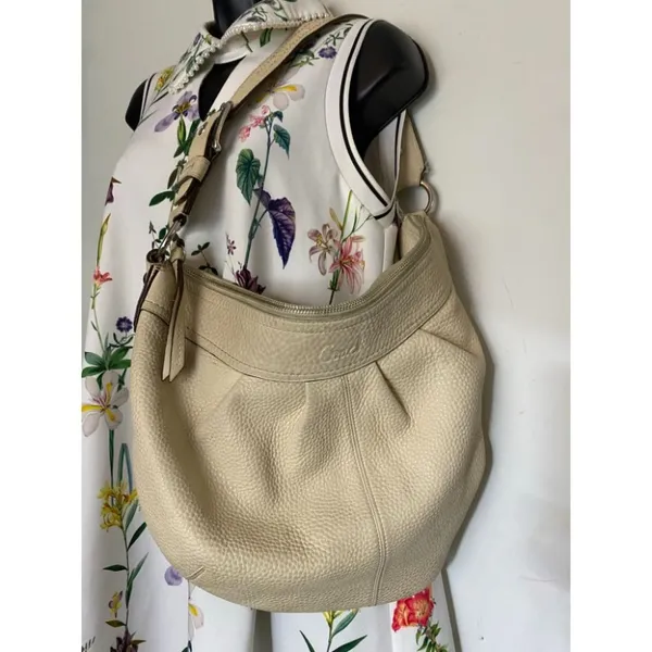 COACH Women's Large Tan Leather Shoulder Bag - Image 9