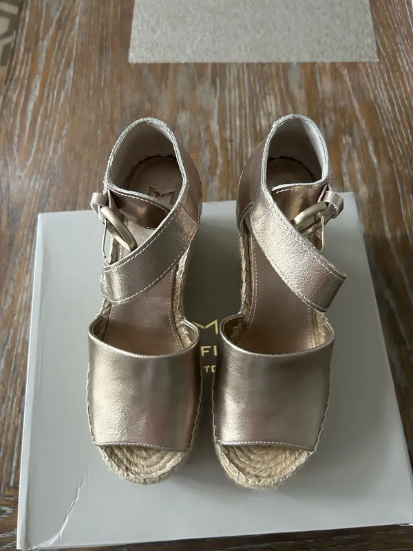 Marc Fisher Alida Wedge Gold Sandals - Image 5