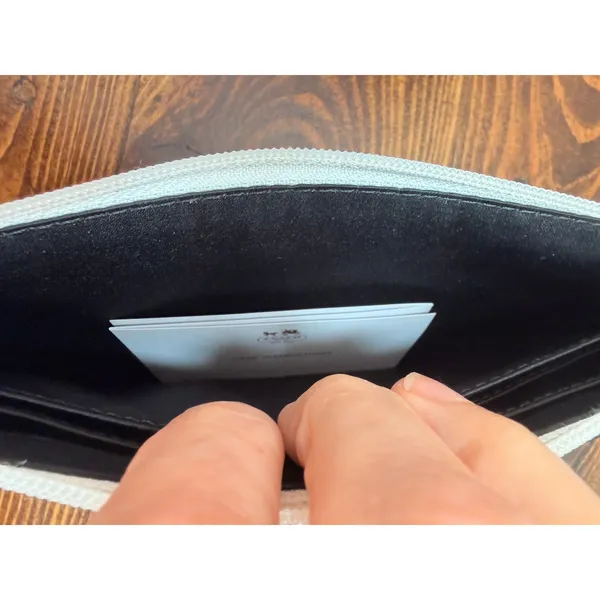 Coach Womens Wristlet Small Black White Leather Ombre Gradient Zip Pouch - Image 4