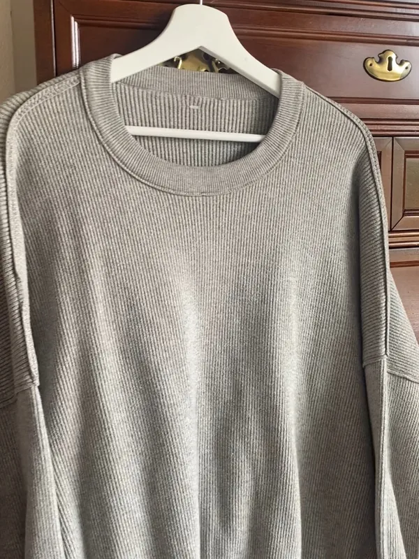 gray sweatshirt, size XL - Image 2