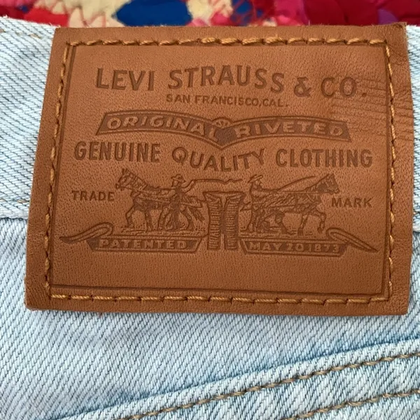 Levi’s Light Blue Wash High Loose Denim Jean Shorts - 27 - Image 4