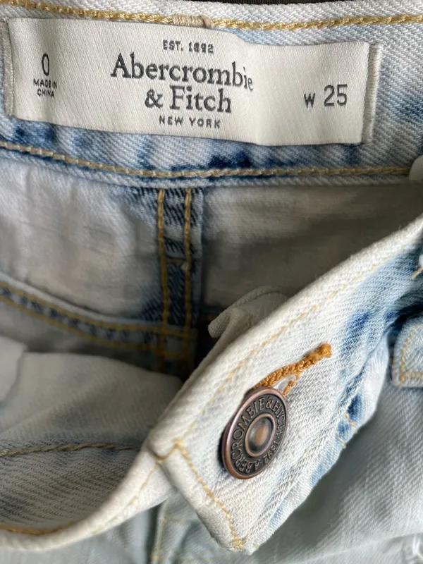 Abercrombie & Fitch light blue distressed denim cut-off shorts - Image 3