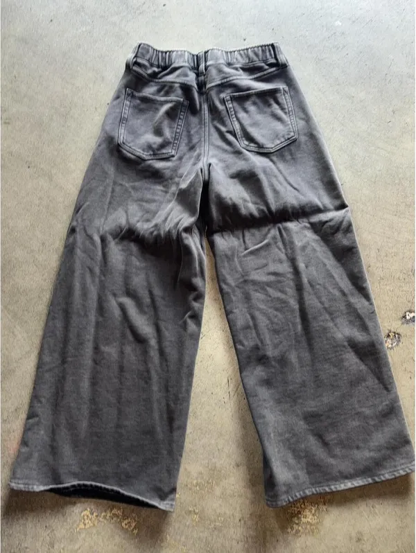 Gap Heavyweight French Terry Barrel Sweatpants in a black moss green wash - Image 4