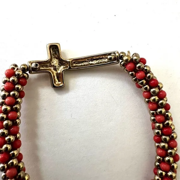 Gold tone and orange beaded stretchy cross bracelet - Image 5