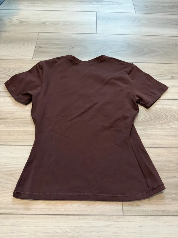 Quince Stretch Cotton Jersey Cropped Fitted T-Shirt - Cocoa - Image 6