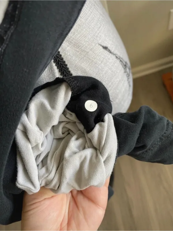 Black lululemon savanasa jacket size 6 - Image 5