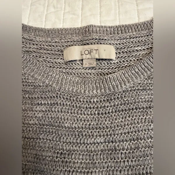 LOFT Women's Light Gray Crewneck Pullover Sweater NWOT - Image 3