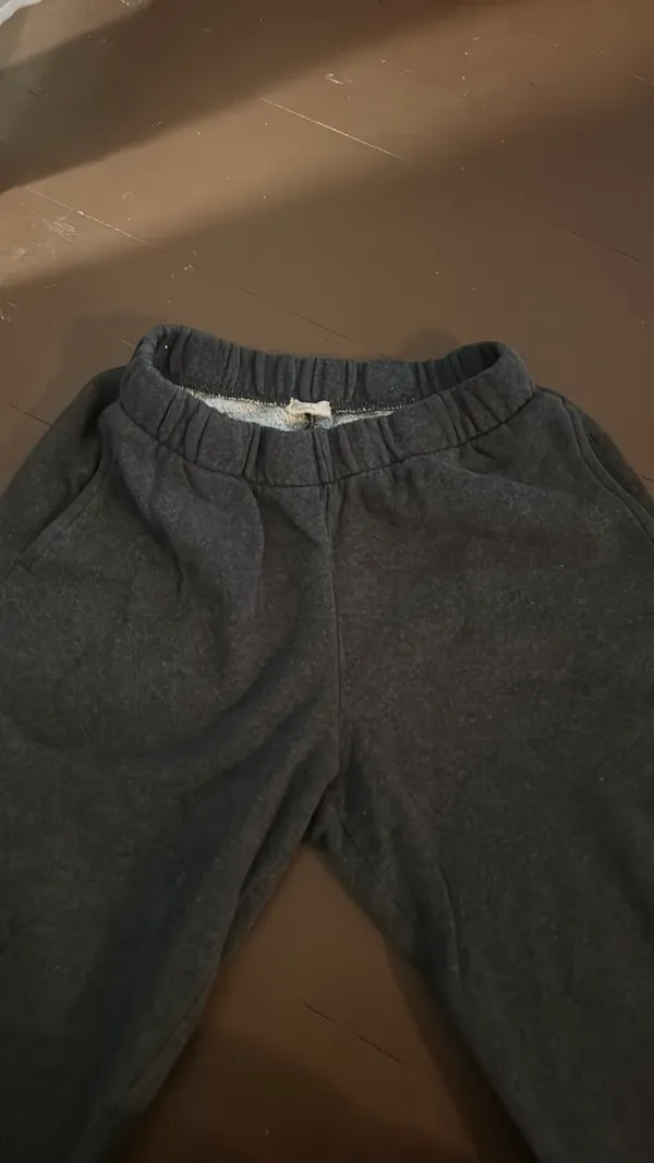 Brandy Melville Rosa Sweatpants - Image 4
