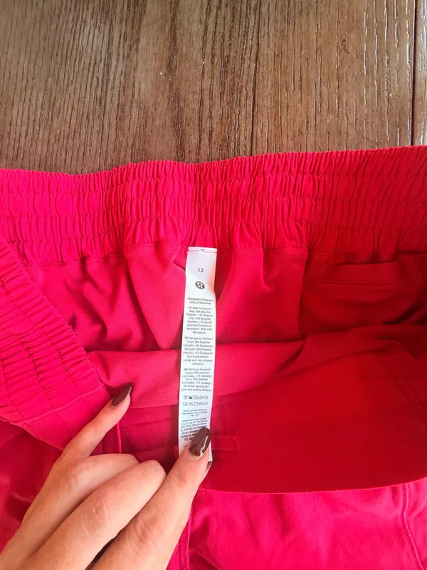 Lululemon Hotty Hot Shorts 2.5" - Image 2