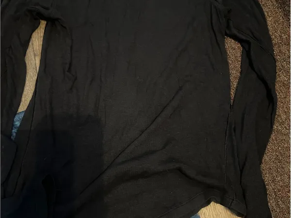 Lululemon Black Long Sleeve Women's Top - Image 5