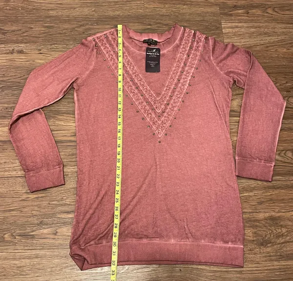 NWT Long Sleeve Vintage Wash Sweater With Brass River Detail Mauve Large - Image 8