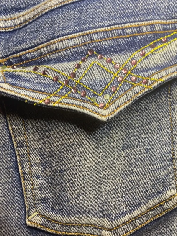 🌸MY2K Mudd Blue Denim Mini Skirt Embroidered Beaded Pockets Button Size S - Image 4