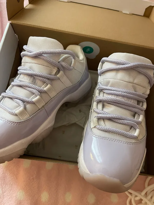 Air Jordan Retro Low Women’s - Image 7