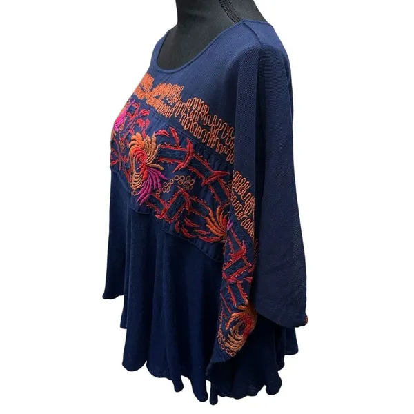 Free People Size Medium Beautiful‎ Bold Embroidered Love Letter Top Tee - Image 4