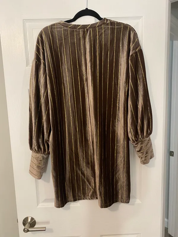 Love Riche Velvet Knee Length Long Sleeve Dress With Gold Detail - Image 2