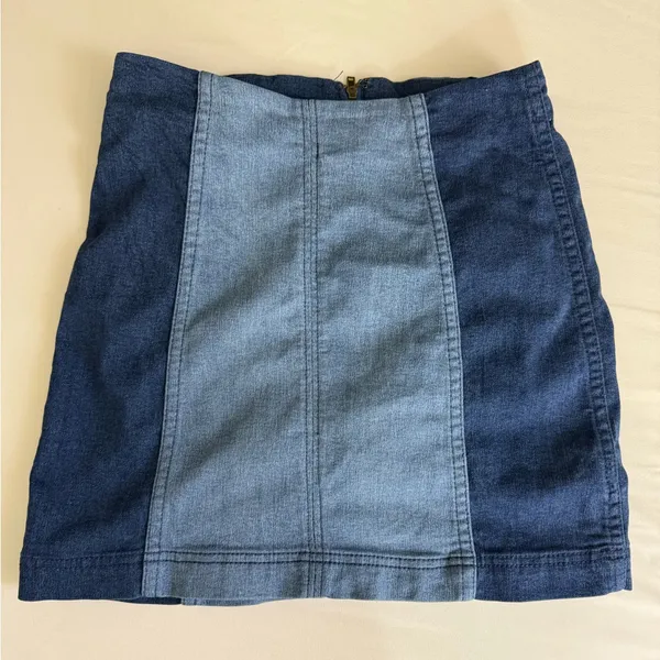 Free People Two-Tone‎ Denim Mini Skirt Size 0 - Image 3