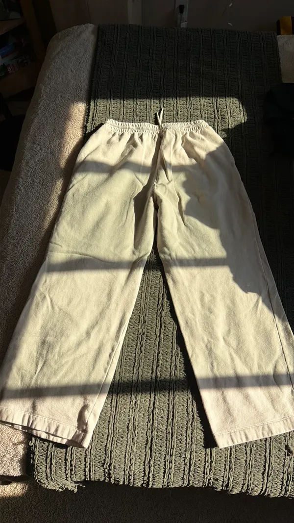 Old Navy Wide-Leg Sweatpants - Image 2