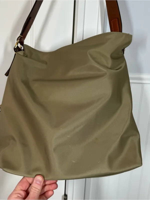 Dooney and Bourke Taupe Khaki Olive Wayfarer Sac Hobo Bag &‎ Matching Pouch - Image 3