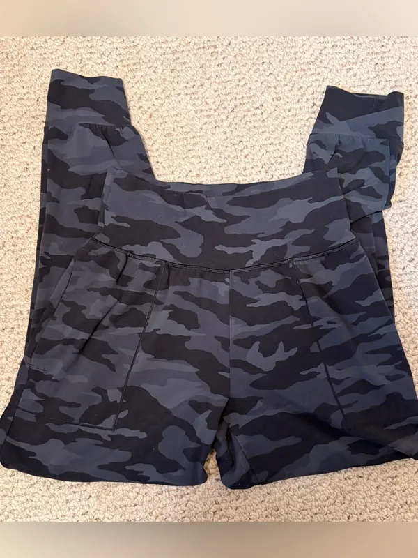 Athleta Salutation Camo‎ Jogger Black Gray Joggers Small - Image 6