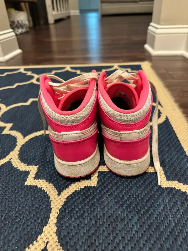 hot pink  shoes - Image 4