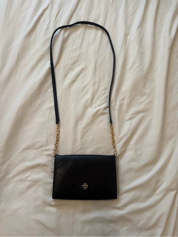 TORY BURCH | Black Georgia Pebbled Leather Fold over with gold chain detail - Image 2