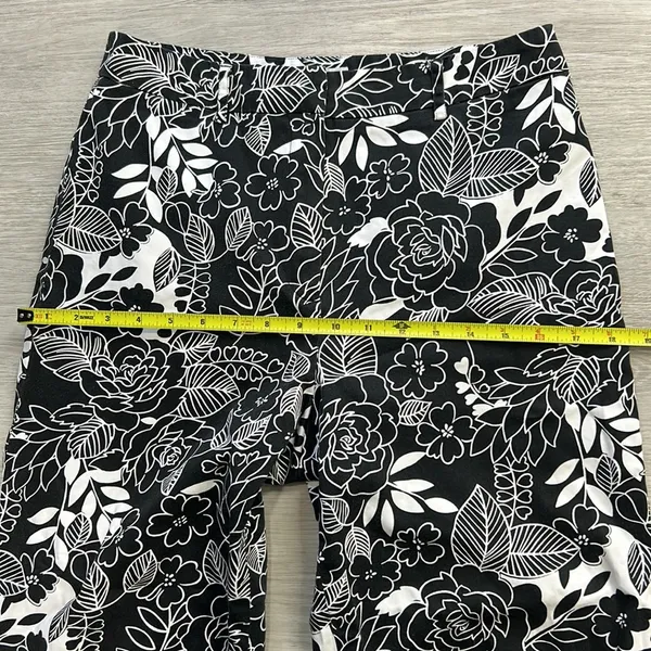 Paraphrase • floral printed cropped pants - Image 5