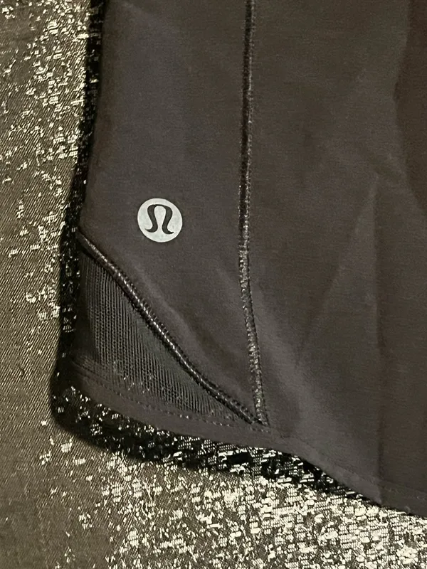 Womens sz6 Lululemon Hotty Hot High Rise Short 4" Black Skull Crossbones Custom - Image 8