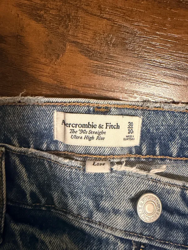 Abercrombie Jeans 90s Ultra High-Rise Curve Love - Image 4