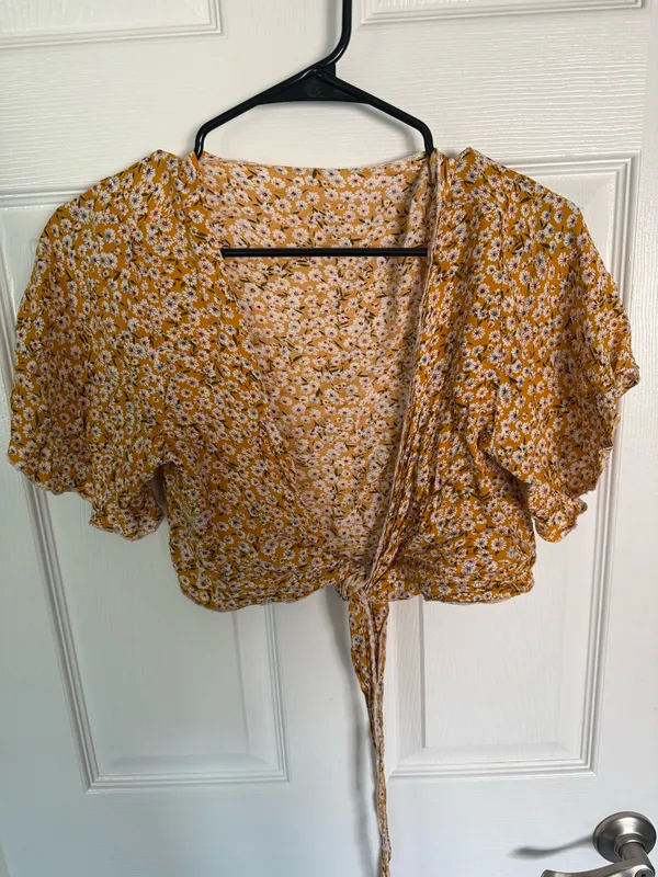 Shein Crop Top - Image 2