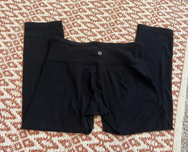Lululemon Black Crop Leggings Size 6 - Image 2