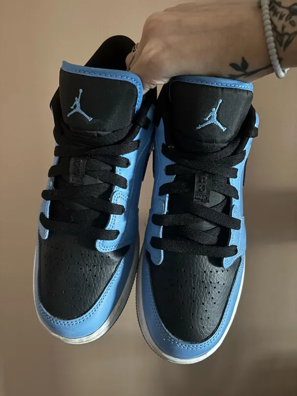 Air Jordan 1 Low GS 'University Blue Black' - Image 3
