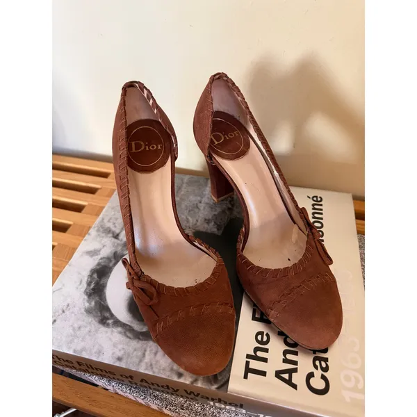 Christian Dior Vintage Brown Leather Bow Pumps Heels EU 38 US Made in Italy - Image 2