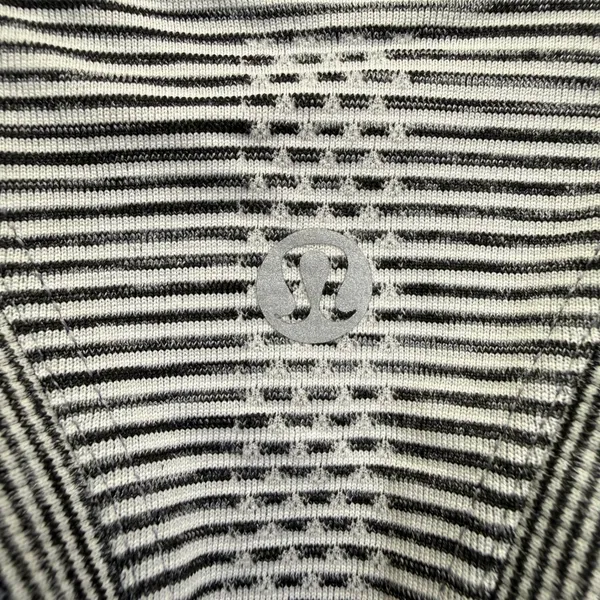 Lululemon Swiftly Tech Racerback Tank‎ Top Gray White Striped Womens Size 4 - Image 4